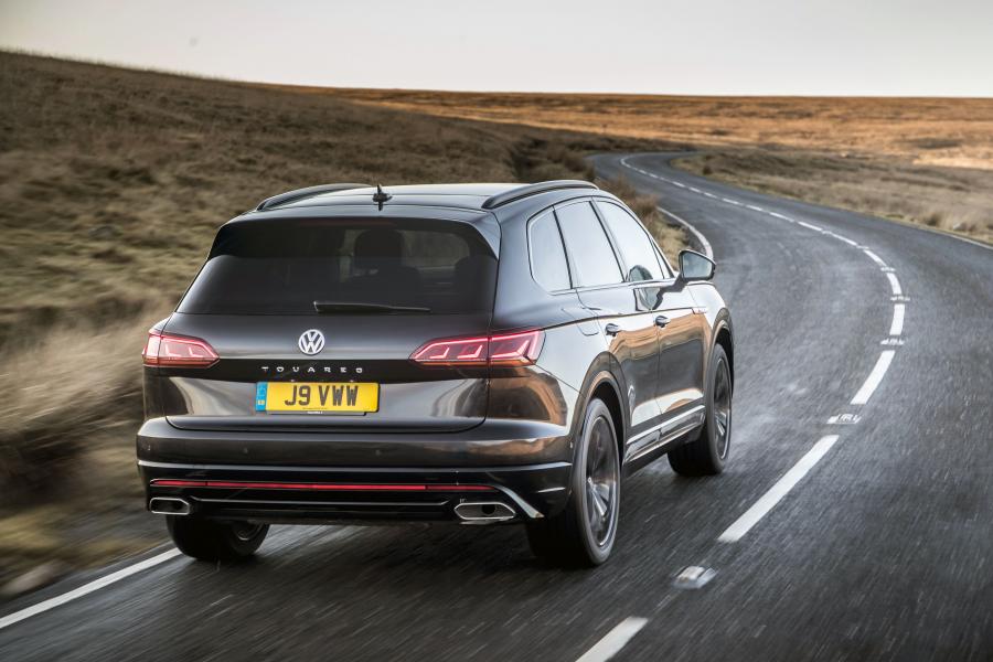  Volkswagen Touareg R-Line Black Edition 2019 года  (UK) (фото 14 из 24)